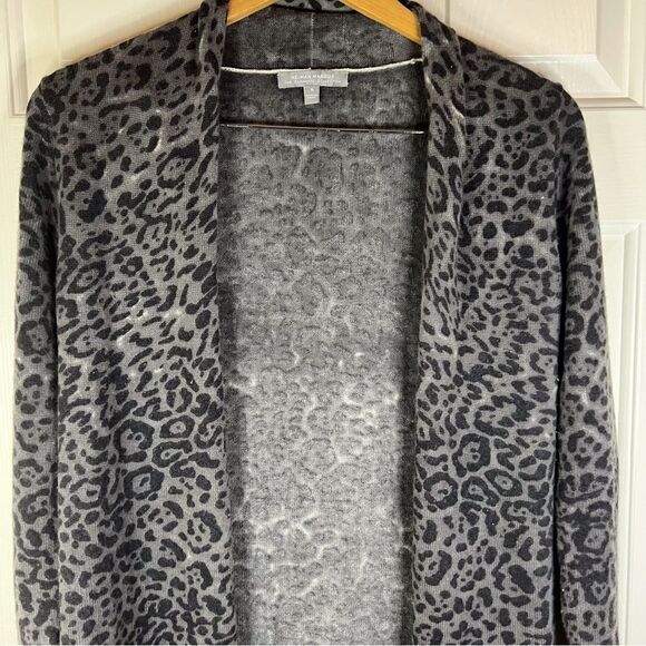 Neiman Marcus Cashmere Collection 100% Cashmere Cardigan Size Small Animal Print - Picture 2 of 6
